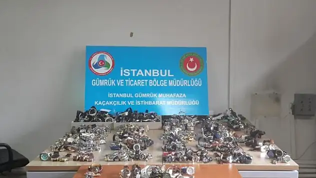 İstanbul'da kaçak saat operasyonu