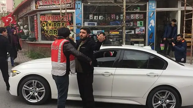 İstanbul'da lüks otomobilden uyuşturucu çıktı