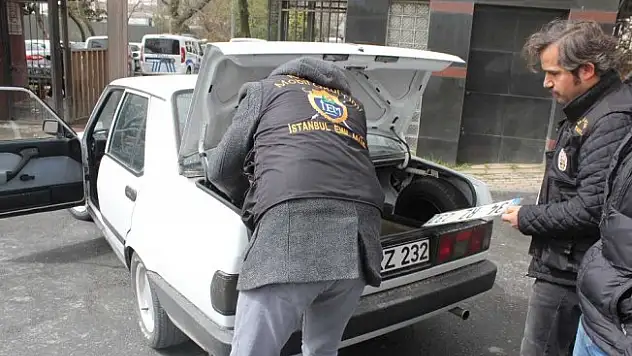 İstanbul'da okul önünde polisten sıkı denetim