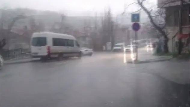 İstanbul'da sağanak yağış etkili oluyor