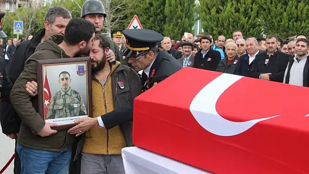 İzmir şehidini uğurladı