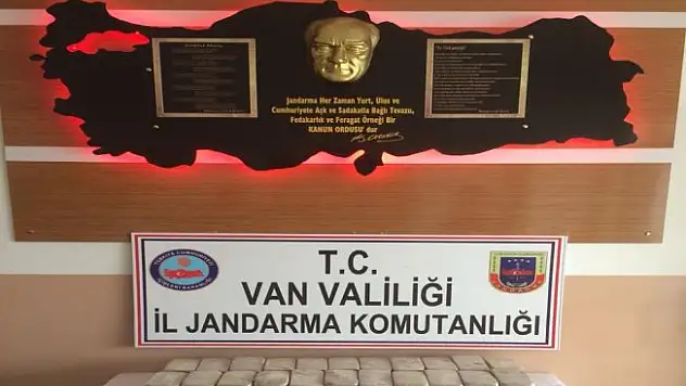 Jandarma tırda 51 kilo 187 gram eroin yakaladı