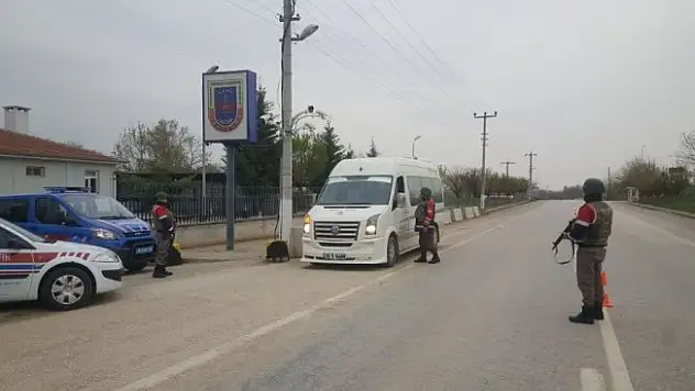 Jandarmanın yol uygulamasında 27 gözaltı