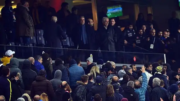 Kadıköy'de 'Ali Koç başkan, Fenerbahçe şampiyon' sesleri