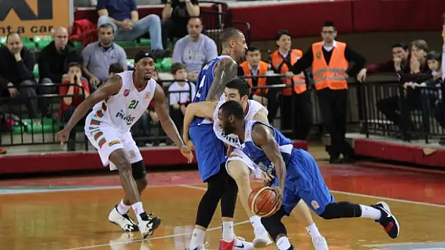Karşıyaka evinde kazandı
