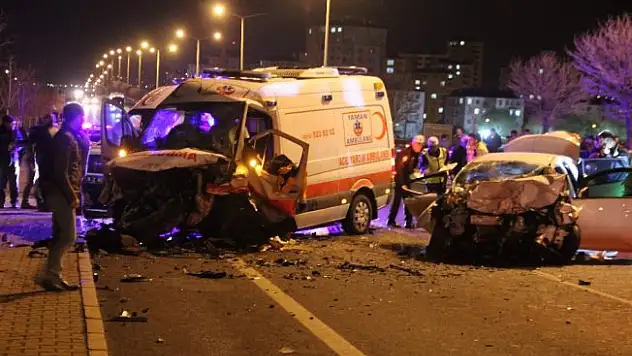 Kayseri'de katliam gibi kaza: 6 ölü, 2 yaralı