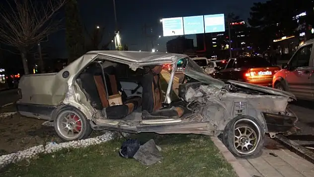 Kaza yaptı, yaralı arkadaşlarını bırakıp kaçtı