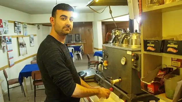 Kazandığı çay paralarını TSK'ya bağışladı