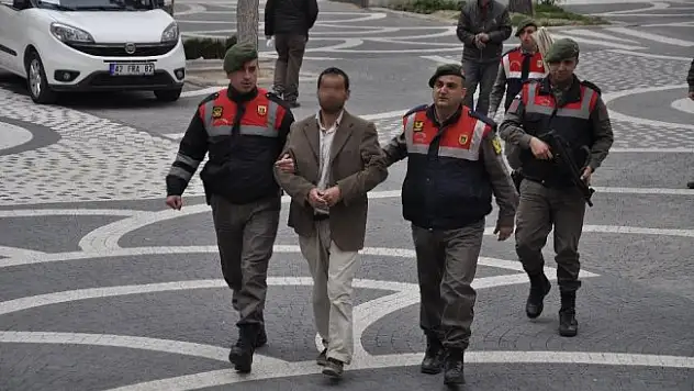 Komşu kavgası kanlı bitti: 2 yaralı