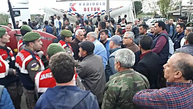 Korkunç kazanın ardından vatandaşlar yol kapattı