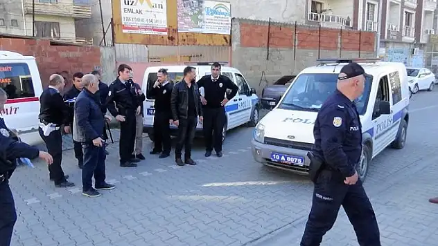 Kulağını ısırarak koparttılar