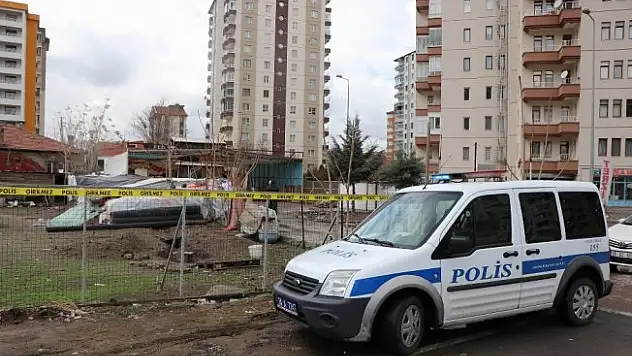 Mahkeme aramasında kral mezarı bulundu