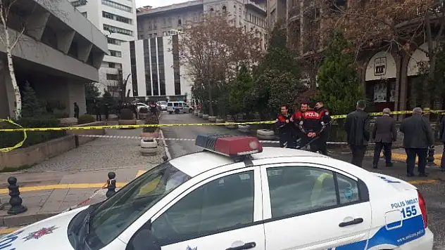 Merkez Bankası önünde şüpheli çanta paniği