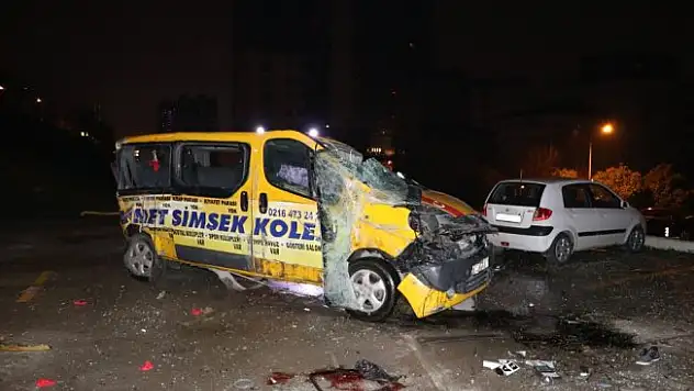 Midibüs otobüs durağına daldı: 6 yaralı