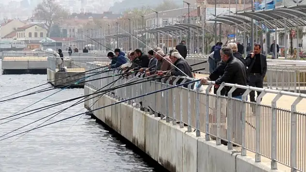 Mudanya'daki sahil bulvarı Eminönü'nü aratmıyor