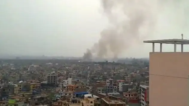 Nepal'de yolcu uçağı düştü