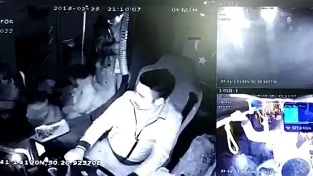 Öğrencileri taşıyan otobüste panik anları kamerada