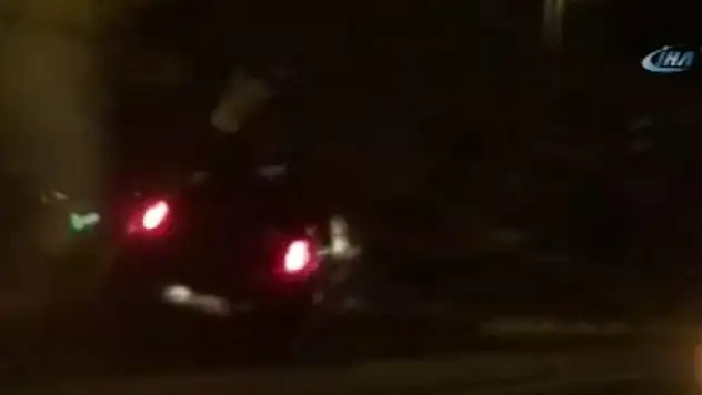 Otomobil bariyerlere çarptı !