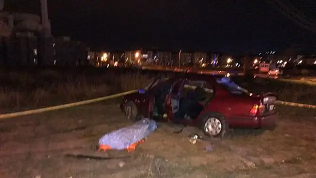 Otomobiller birbirine girdi: 2 ölü, 2 yaralı