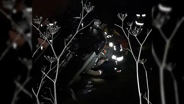 Polis otosu dereye uçtu: 1 şehit, 1 kayıp