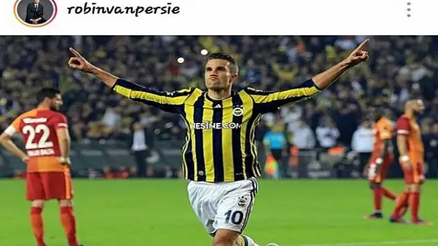 Robin Van Persie'den derbi paylaşımı