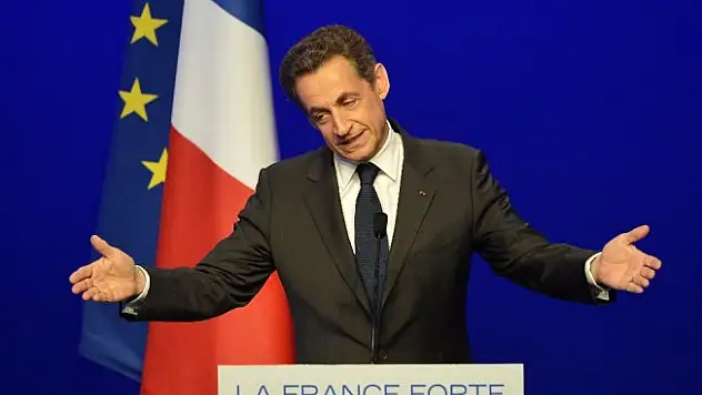 Sarkozy gözaltına alındı