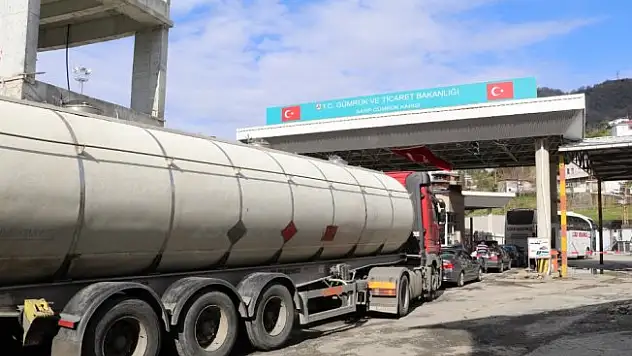 Sarp Sınır Kapısı'nda tır kuyruğu