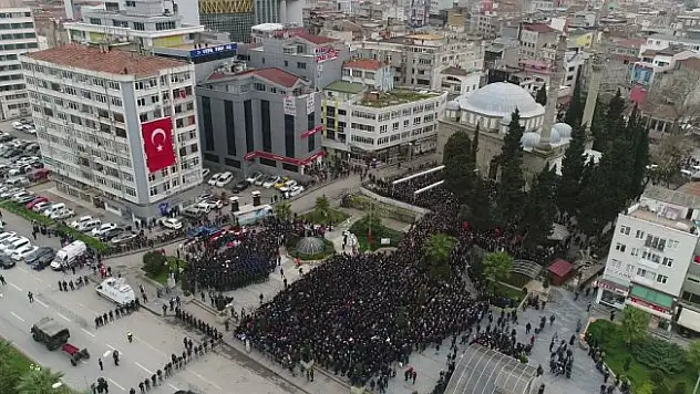 Şehit pilotu binlerce kişi uğurladı