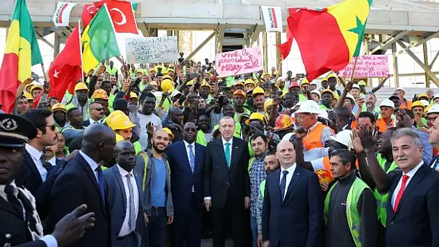 Senegal'deki Türk firmaların şantiyelerini gezdi
