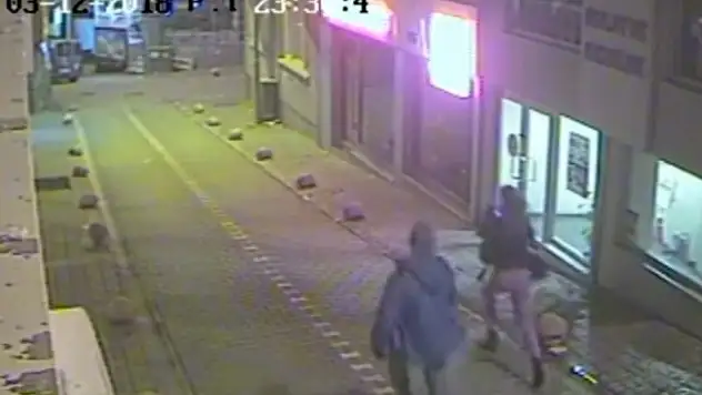 Silahlı gaspçı dehşeti kamerada