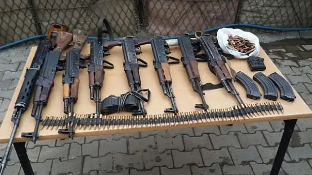 Şırnak'ta 1 kanas ve 7 adet kalaşnikof tüfeği ele geçirildi