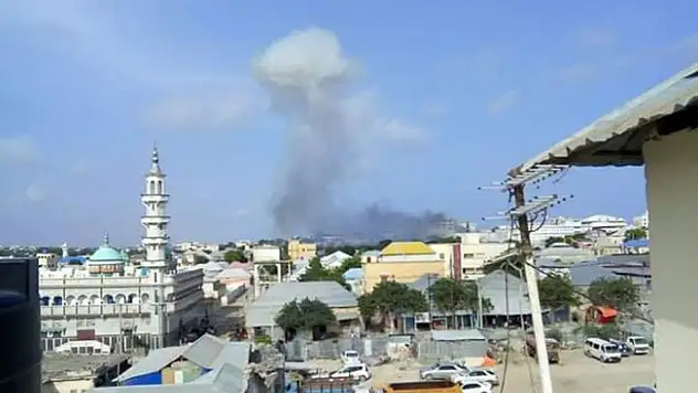 Somali'de parlamento yakınlarında patlama