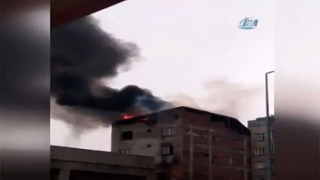 Sultangazi'de çıkan iki farklı yangın paniğe neden oldu