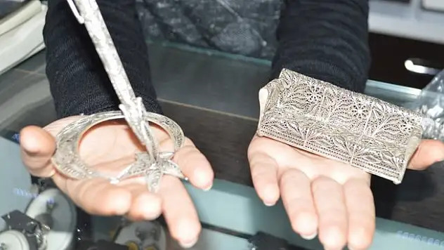 Telkari sanatı kadınların elinde şekilleniyor