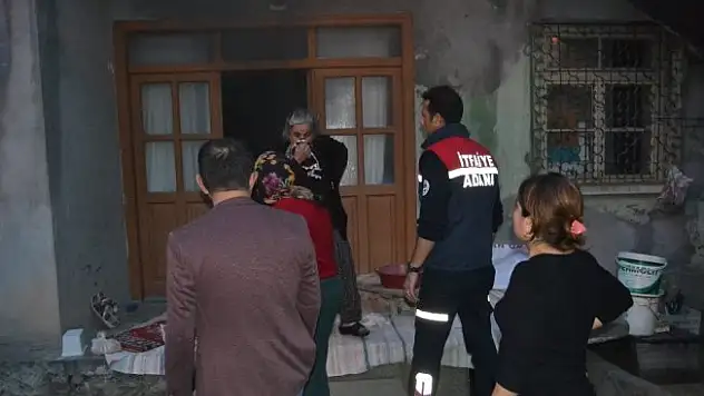 Tencereyi ocakta unutunca evi yaktı