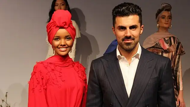 Tesettürlü top model Halima Aden İstanbul'da