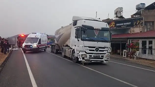 Tır ile otomobil çarpıştı: 4 yaralı