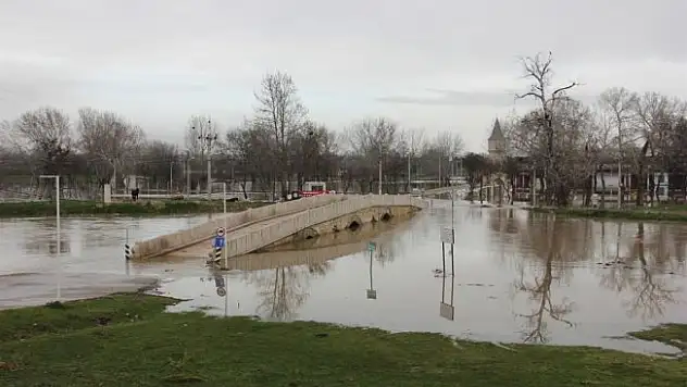 Tunca Nehri'nde alarmın rengi 'kırmızı' oldu
