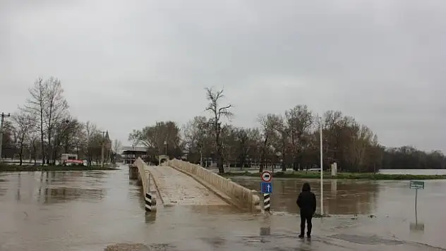Tunca Nehri'nde 'kırmızı alarm' devam ediyor