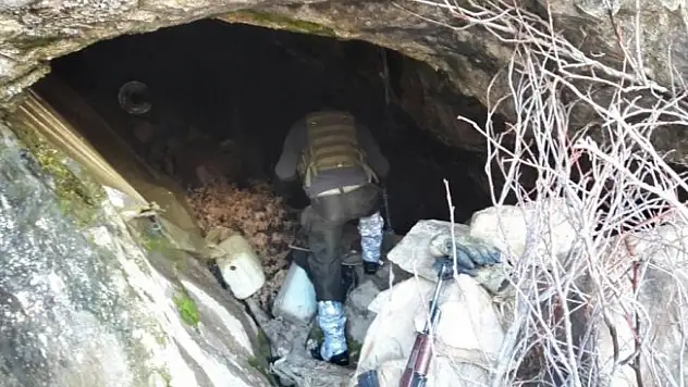 Tunceli'de 6 sığınak, 2 mağara imha edildi