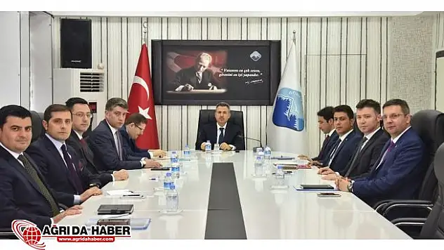 Vali Elban Vali YardımcılarI ve Kaymakamlar İle Bir Araya Geldi