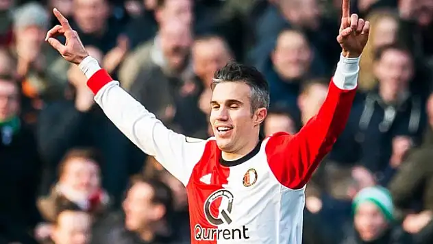 Van Persie'den 300. gol