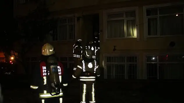 Yangında mahsur kalanları itfaiye ekipleri kurtardı