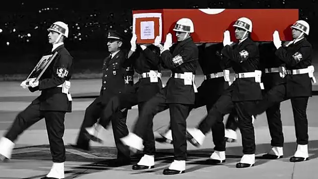 Yaralı asker şehit oldu