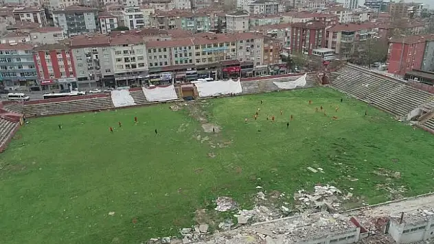 Yıkımı bilmeceye dönen Kartal Stadyumu'nda antrenman