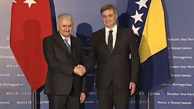 Yıldırım Bosna Hersek'te resmi törenle karşılandı