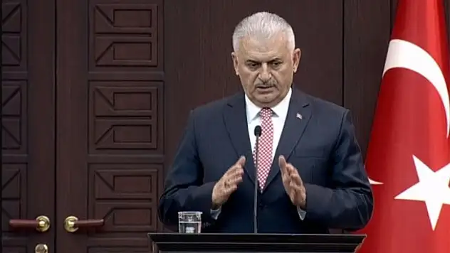 Yıldırım'dan Türk bayrağının yakılmasına tepki