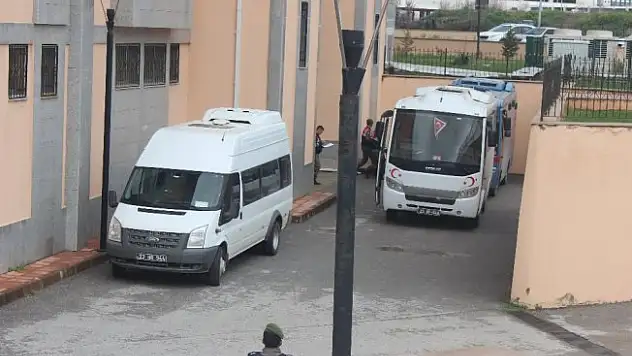 Yunan askerlerinin tutukluluğuna itiraza ret