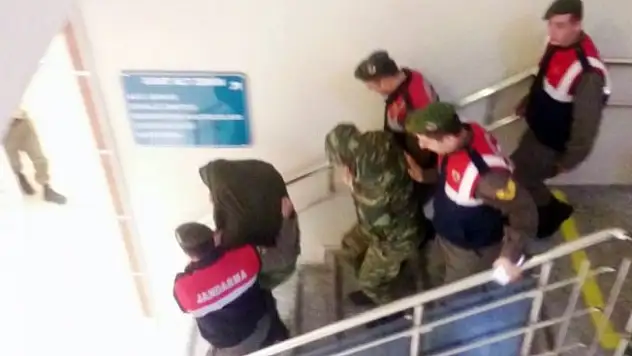 Yunan Savunma Bakanı: 'Askerlerimiz Türkiye'de rehin'