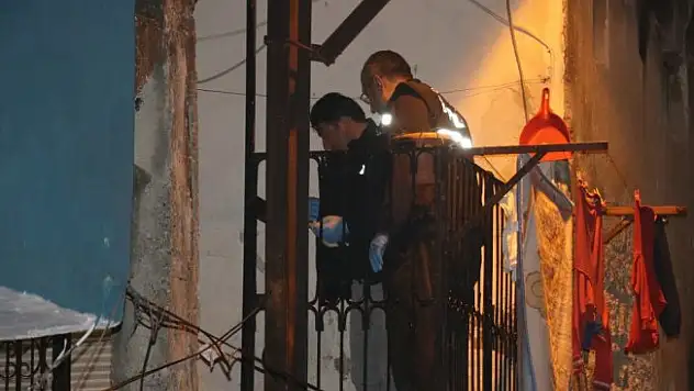 Zehir tacirinin evinden polise ateş açıldı: 1 polis yaralı